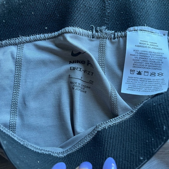 Nike pro gray leggings, size small - Picture 4 of 5